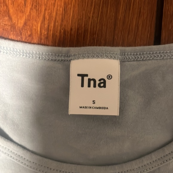 Aritzia TNA light blue t-shirt - Picture 2 of 4